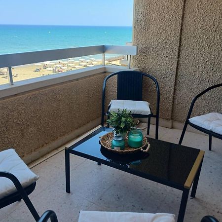 Apollon Sea View Beachfront Ap 302 라르나카 외부 사진