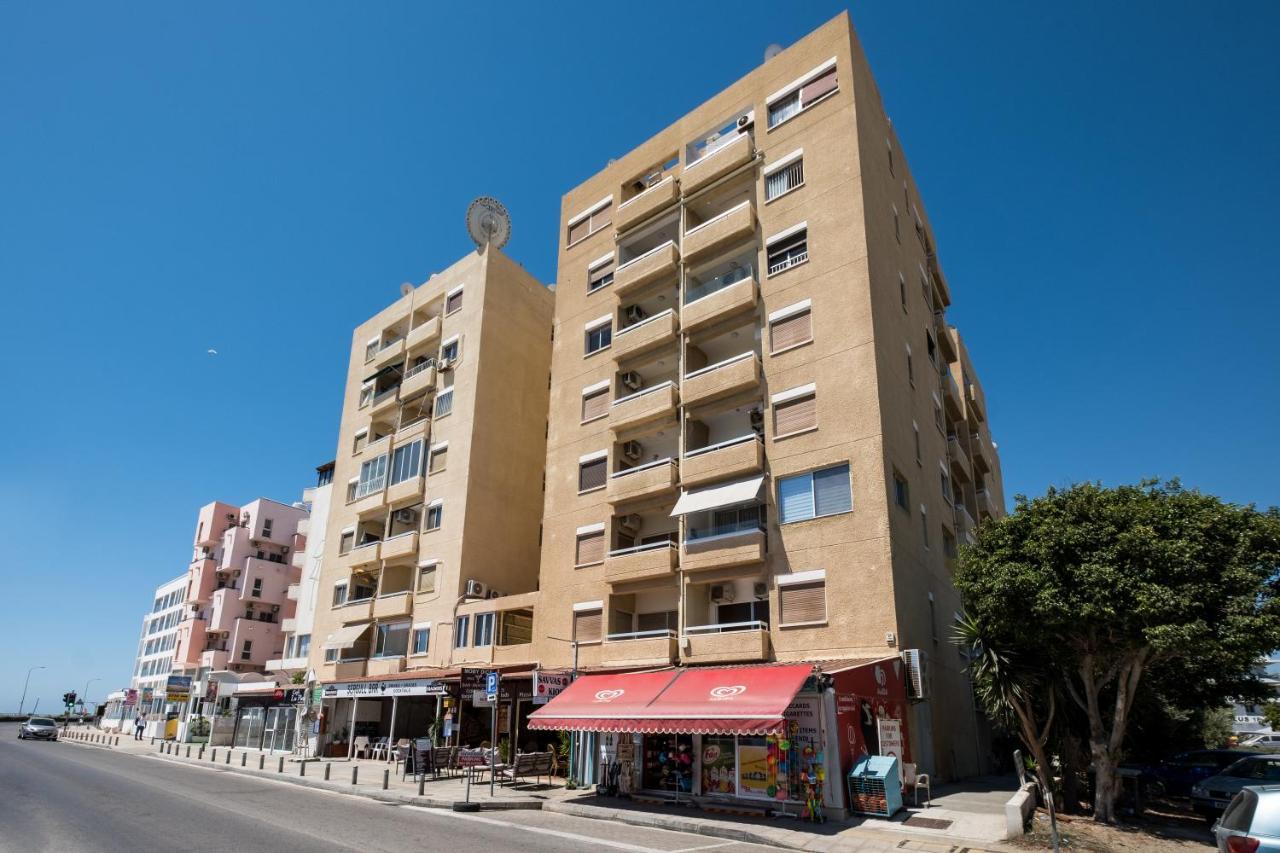 Apollon Sea View Beachfront Ap 302 라르나카 외부 사진