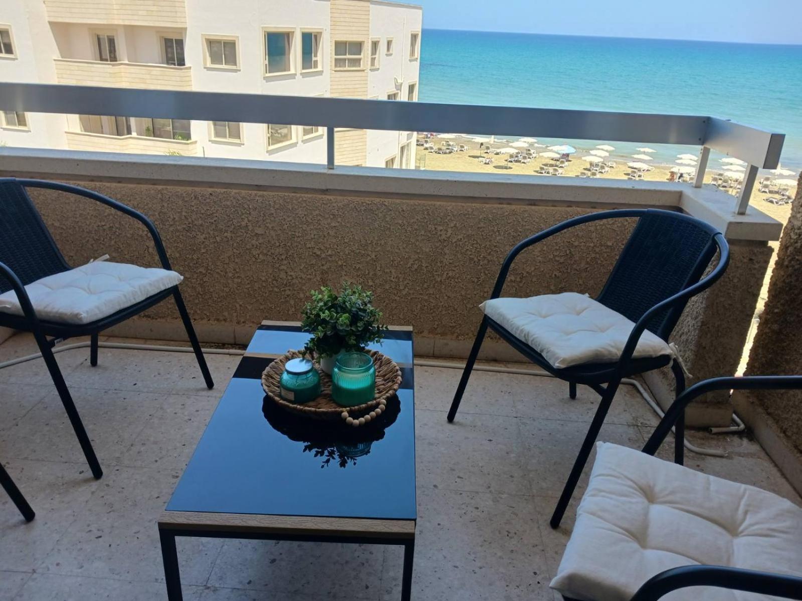 Apollon Sea View Beachfront Ap 302 라르나카 외부 사진